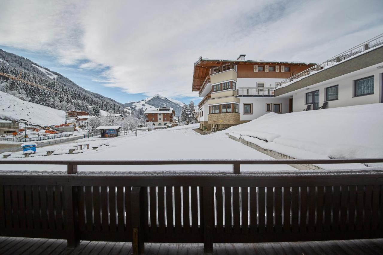 Glemm Lodge Apartments - Joker Card Im Sommer Inklusive Saalbach-Hinterglemm Bagian luar foto